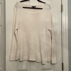 Tommy Hilfiger white cable sweater never been worn 2X an excellent condition